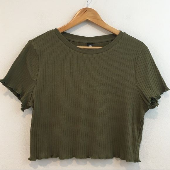 Cropped Wide Ribbed Lettuce Edges Top - Picture 3 of 8